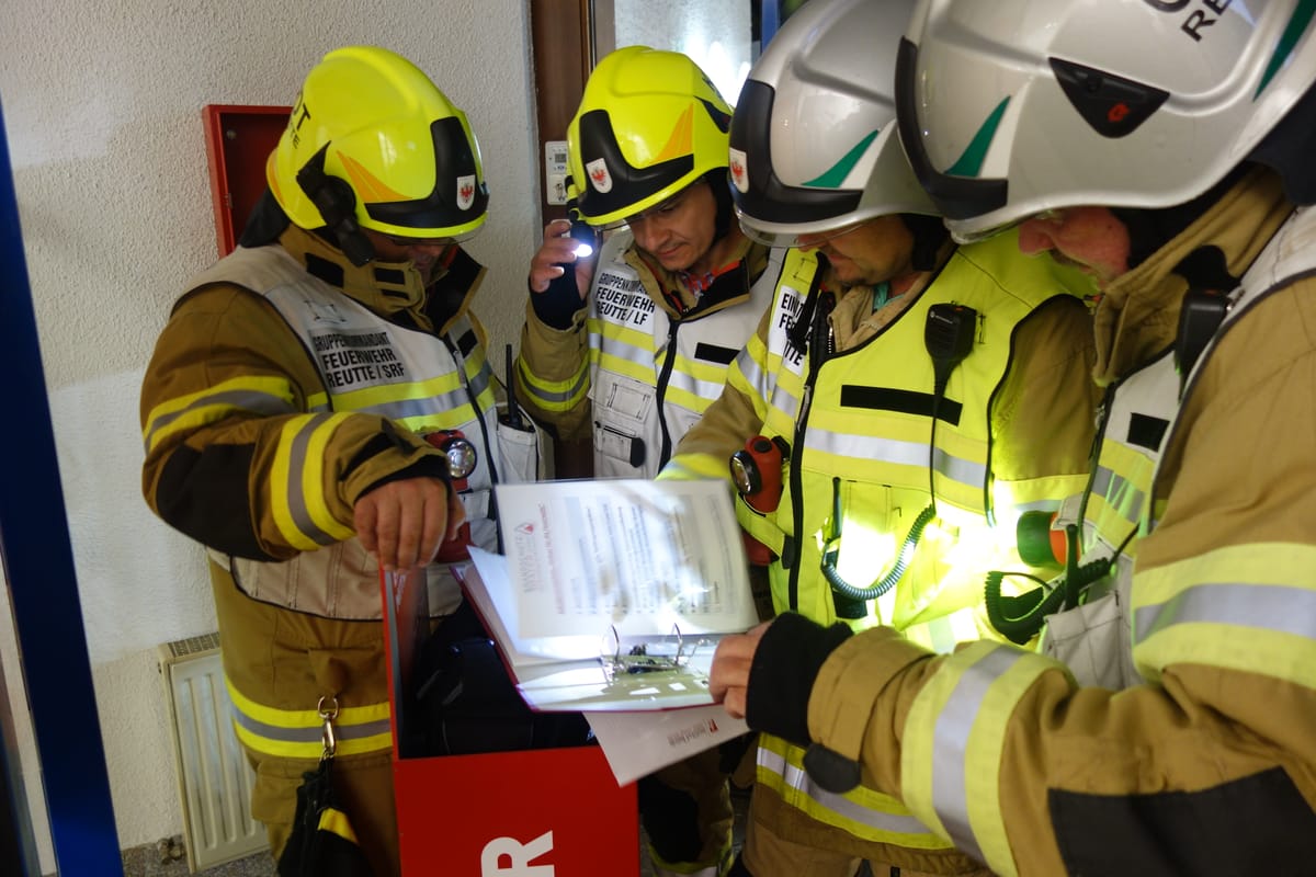 Übung - Arbeitsunfall mit Gasaustritt im Gebäude