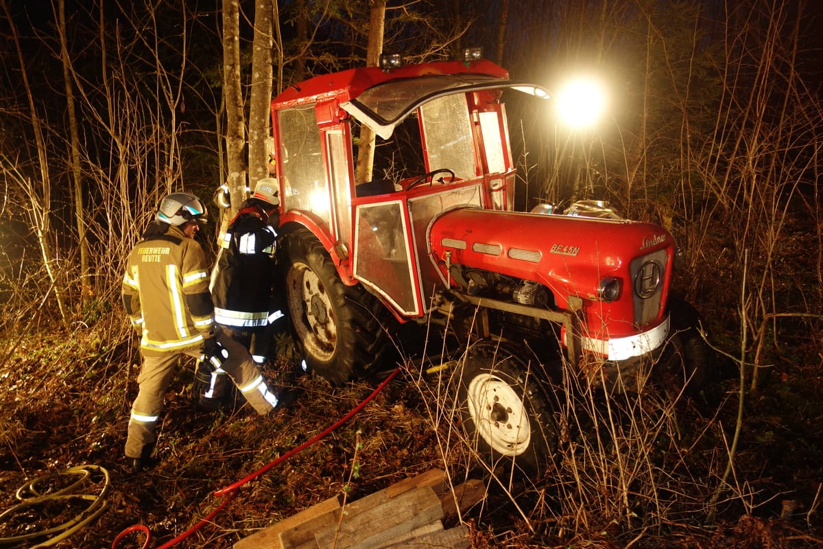 Übung - Forstunfall mit Traktor